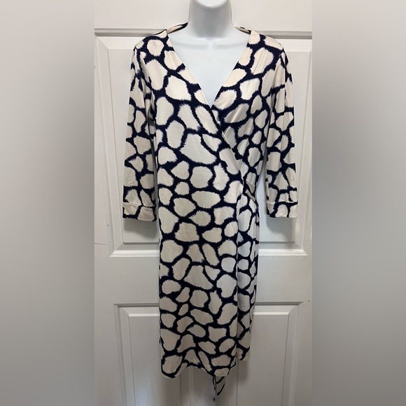 Diane Von Furstenberg Dresses & Skirts - Diane Von Furstenberg Julian Dress Size 8
